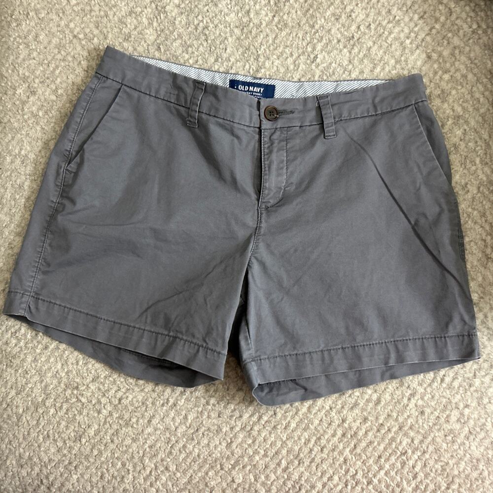 Old Navy Women's Everyday Shorts 4.5" Inseam Mid Rise Size 4 Grey Chino